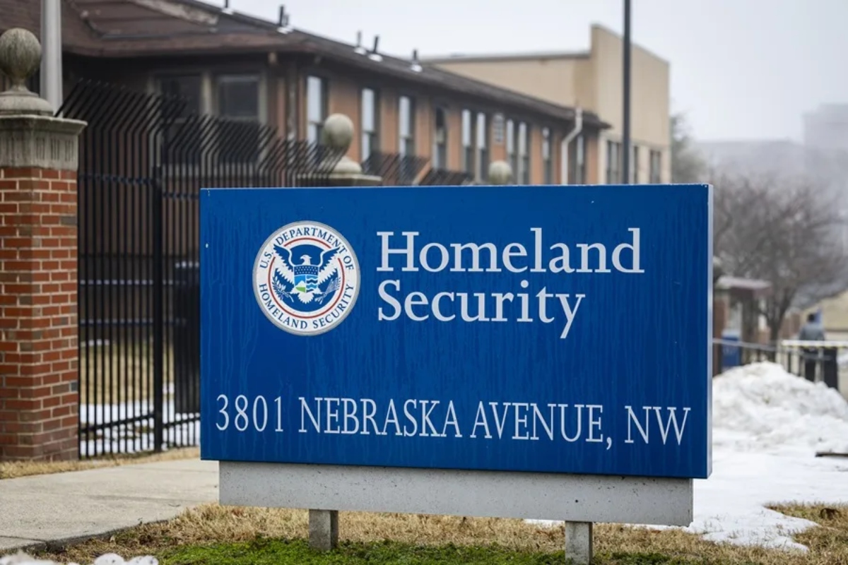 USCIS , tarifas, inversión MundoNOW