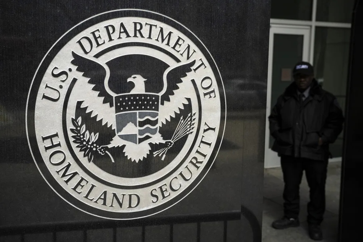USCIS , tarifas, inversión MundoNOW