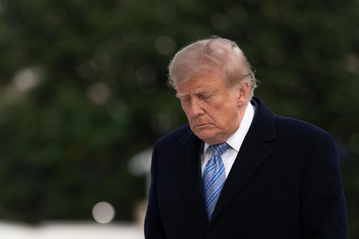 Trump Weighs Diesel Export Limits as US Diesel Prices Top $6.51