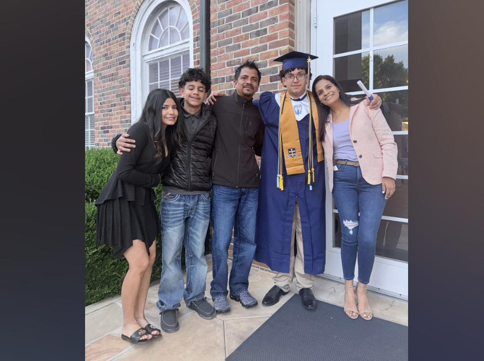 ICE detiene padre hispano  Ashley Martínez solicita ayuda para contratar un abogado que defienda a su padrastro, Héctor Zelaya. Foto: GoFundMe.