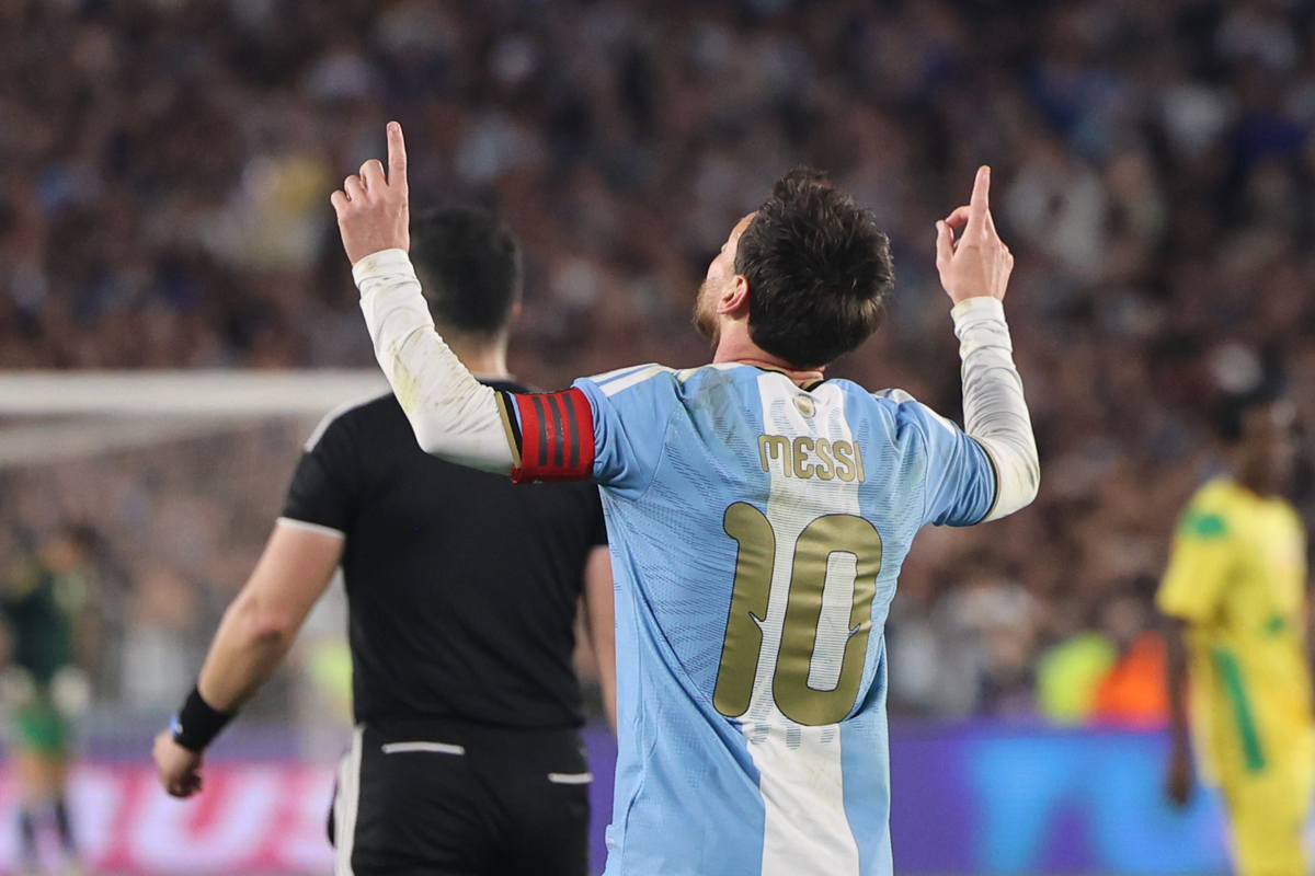Messi se despide de la selección con gol y dos asistencias